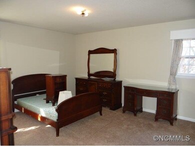 7 Holly Hill Ct, Asheville, NC 28806 - photo 4