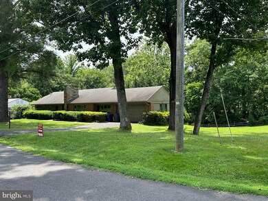 1332 Pine Tree Rd, McLean, VA 22101 - photo 3