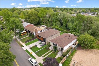 164 N Railroad St, Staten Island, NY 10312 - photo 6