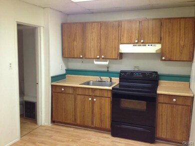 705 Sarah St, Stroudsburg, PA 18360 - photo 2