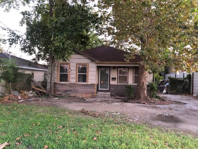 808 Frisco St, Houston, TX 77022 - photo 2