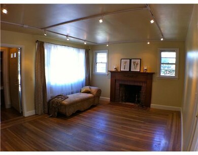 201 Gentian Ave, Providence, RI 02908 - photo 4