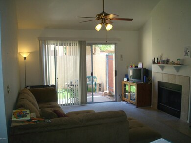 Family Room (4)