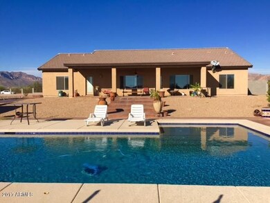 view of the homes patio