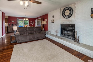 1302 S Fosse Rd, Marion, IL 62959 - photo 6