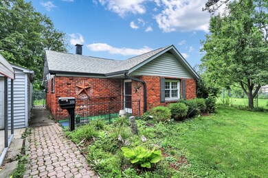 220 S 18th Ave, Beech Grove, IN 46107 - photo 2