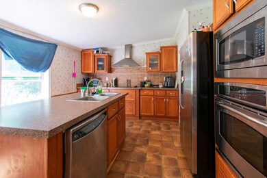 168 Graylock Road, Warren