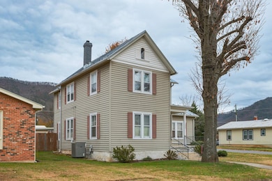 1904 Chestnut Ave, Buena Vista, VA 24416 - photo 4