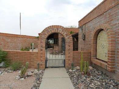 022-241209-Entrance