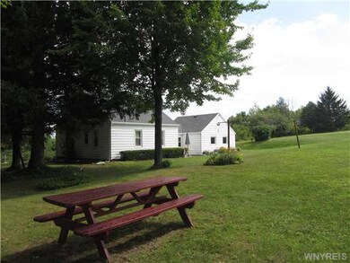 Exterior Back Spacious yard lends itself nicely fo