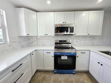 108 Royal Park Dr unit 2H, Oakland Park, FL 33309 - photo 5