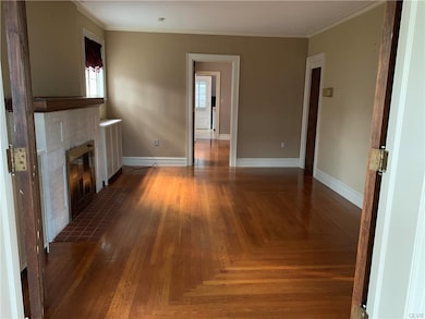 2403 W Allen St unit 1st Fl, Allentown, PA 18104 - photo 4