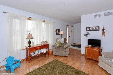 932 Robin Ct, Dyer, IN 46311 - photo 3