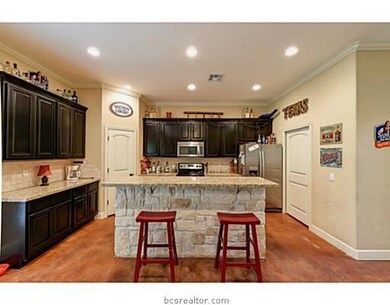 1013 Foster Ave unit B, College Station, TX 77840 - photo 2