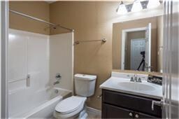 8009 Beckley St, Houston, TX 77088 - photo 3