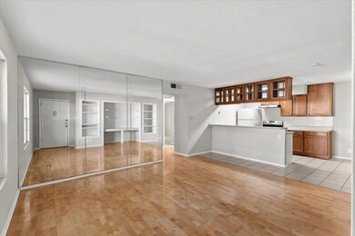 The Pointe unit 57, Austin, TX 78705 - photo 2