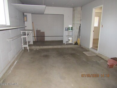 1504 S 5th garage
