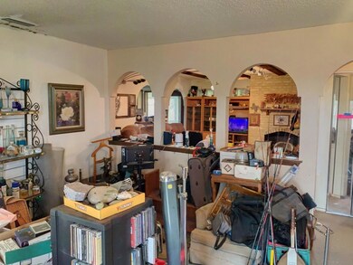 Formal living