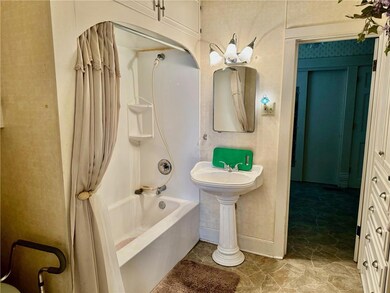 714 N 16th St, Parsons, KS 67357 - photo 7