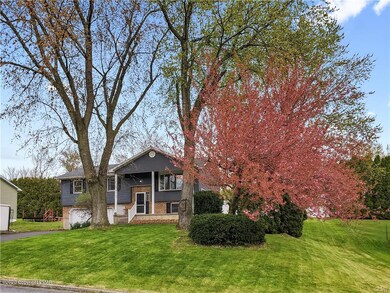 7516 Miller Dr, Bath, PA 18014 - photo 3