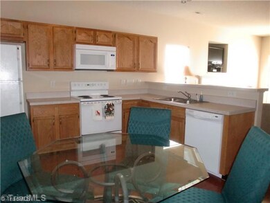 Cafeteria/Kitchen. EAT-IN KITCHEN