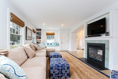 005-Living_Room-5075269-medium
