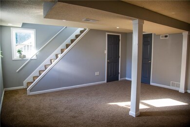 4199 Timber Ln, Des Moines, IA 50317 - photo 7