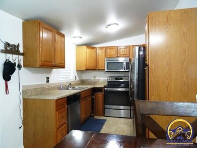 5133 SW 32nd St, Topeka, KS 66614 - photo 2