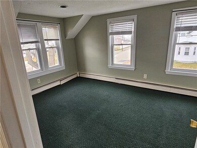 140 Arnold St, Riverside, RI 02915 - photo 3