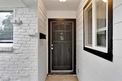 5616 Maceo Ln, Fort Worth, TX 76112 - photo 2