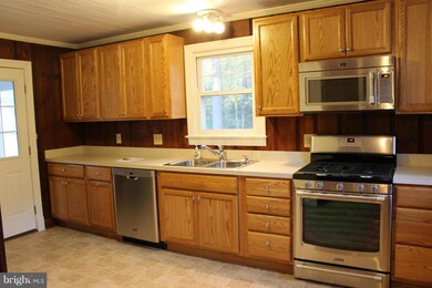 46841 W Saint Marys Manor Rd, Drayden, MD 20630 - photo 4