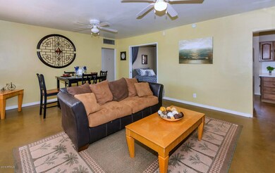 1806 N 18th Pl-large-004-15-Main Living