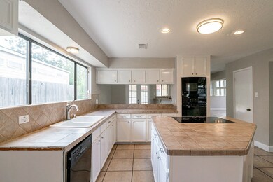 7602 Antoine Dr, Houston, TX 77088 - photo 4