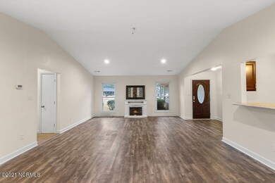 511 W Springhill Terrace, Jacksonville, NC 28546 - photo 3