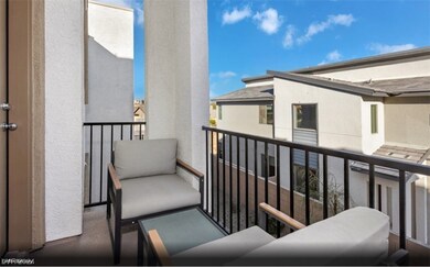 MODEL HOME PHOTO