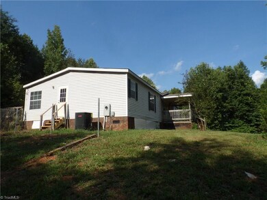 1335 Foxfire Rd, Asheboro, NC 27205 - photo 4