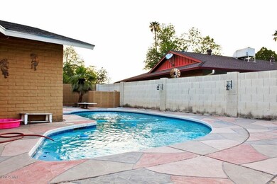 DIVING POOL