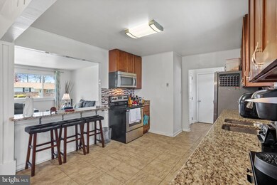 7910 Pinewood Dr, Clinton, MD 20735 - photo 4