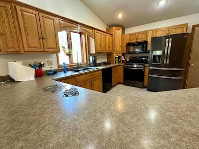 312 E 4th Ave, Mitchell, SD 57301 - photo 5