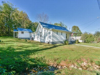 DRIVEWAY BESIDE THE HOME