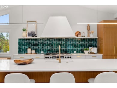 5044 SW Windsor Ct, Portland, OR 97221 - photo 5