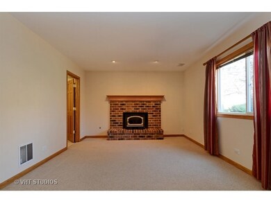 1457 Huntleigh Ct, Wheaton, IL 60189 - photo 4