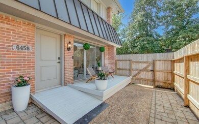 This gorgeous patio (separate dining area is to th
