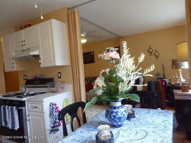 61 Ashley Ln, Staten Island, NY 10309 - photo 5