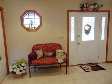 721 Vernon Dr, Belle Vernon, PA 15012 - photo 4