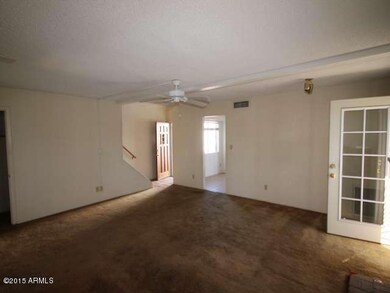 044-017812 - Living Room III.jpg