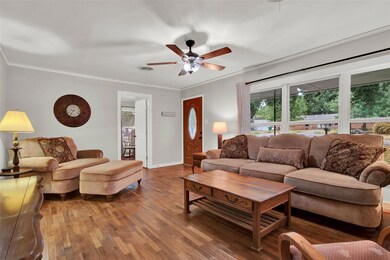 1313 Hillcrest Blvd, Gainesville, TX 76240 - photo 6