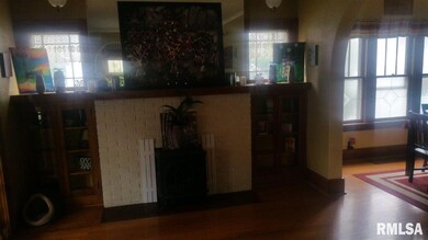 1017 W 16th St, Davenport, IA 52804 - photo 4