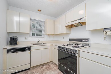 13 Gatley Close unit 1000, Freehold, NJ 07728 - photo 7