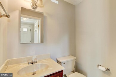 18 Hunt Cup Cir, Owings Mills, MD 21117 - photo 3